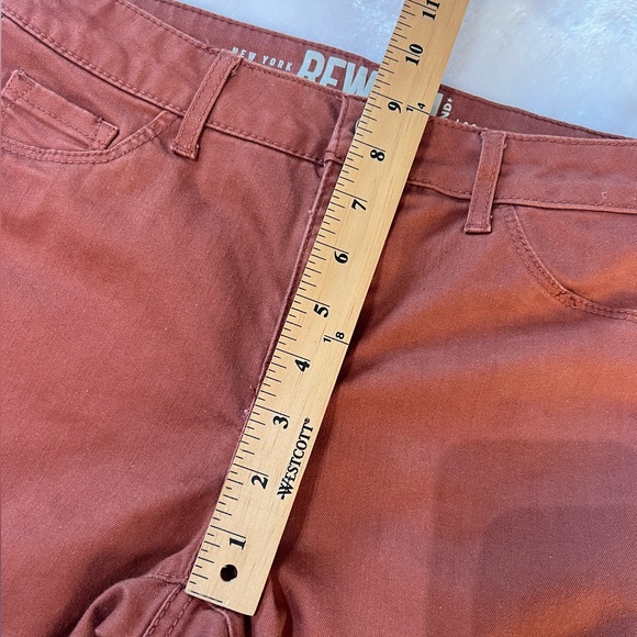 Rewash Size 5 / 27 Rust Colored Skinny Pants.  Unfinished bottom hem. - Picture 7 of 11